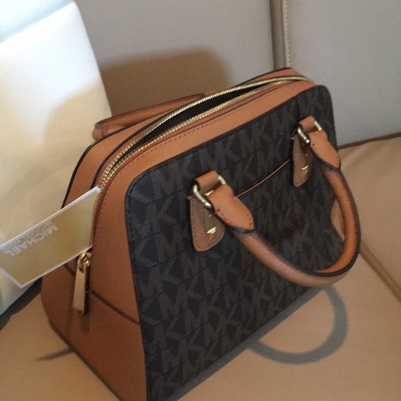 Michael Kors Handbag - Picture 8 of 8